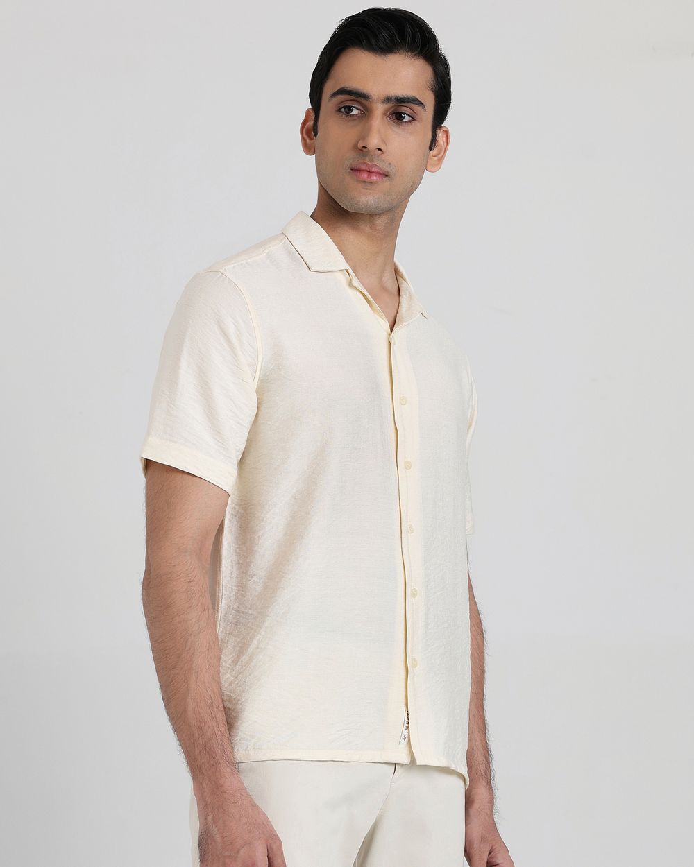 Off White Textured Plain Slim Fit Casual Shirt