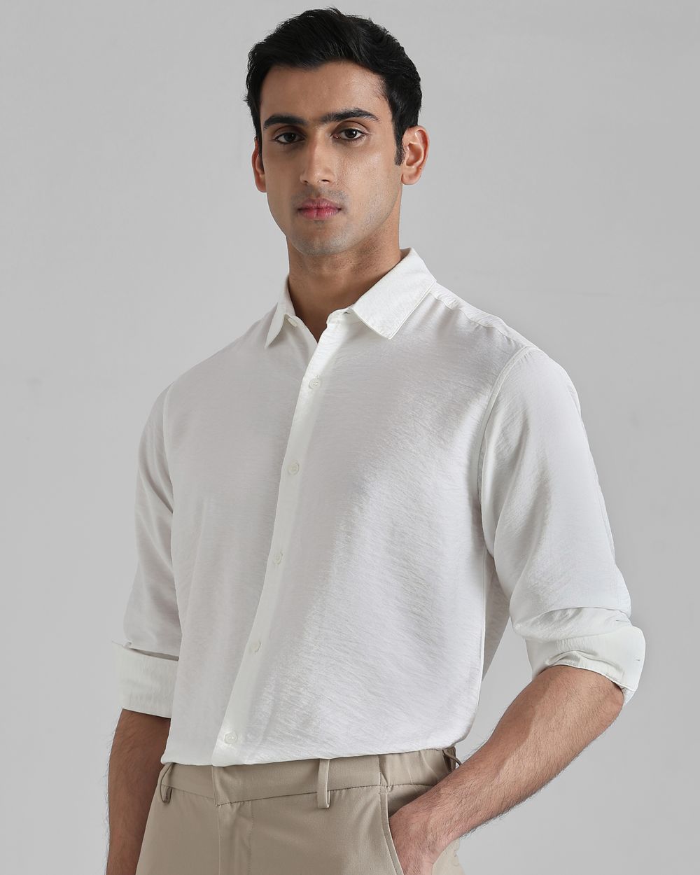 White Textured Plain Slim Fit Casual Shirt
