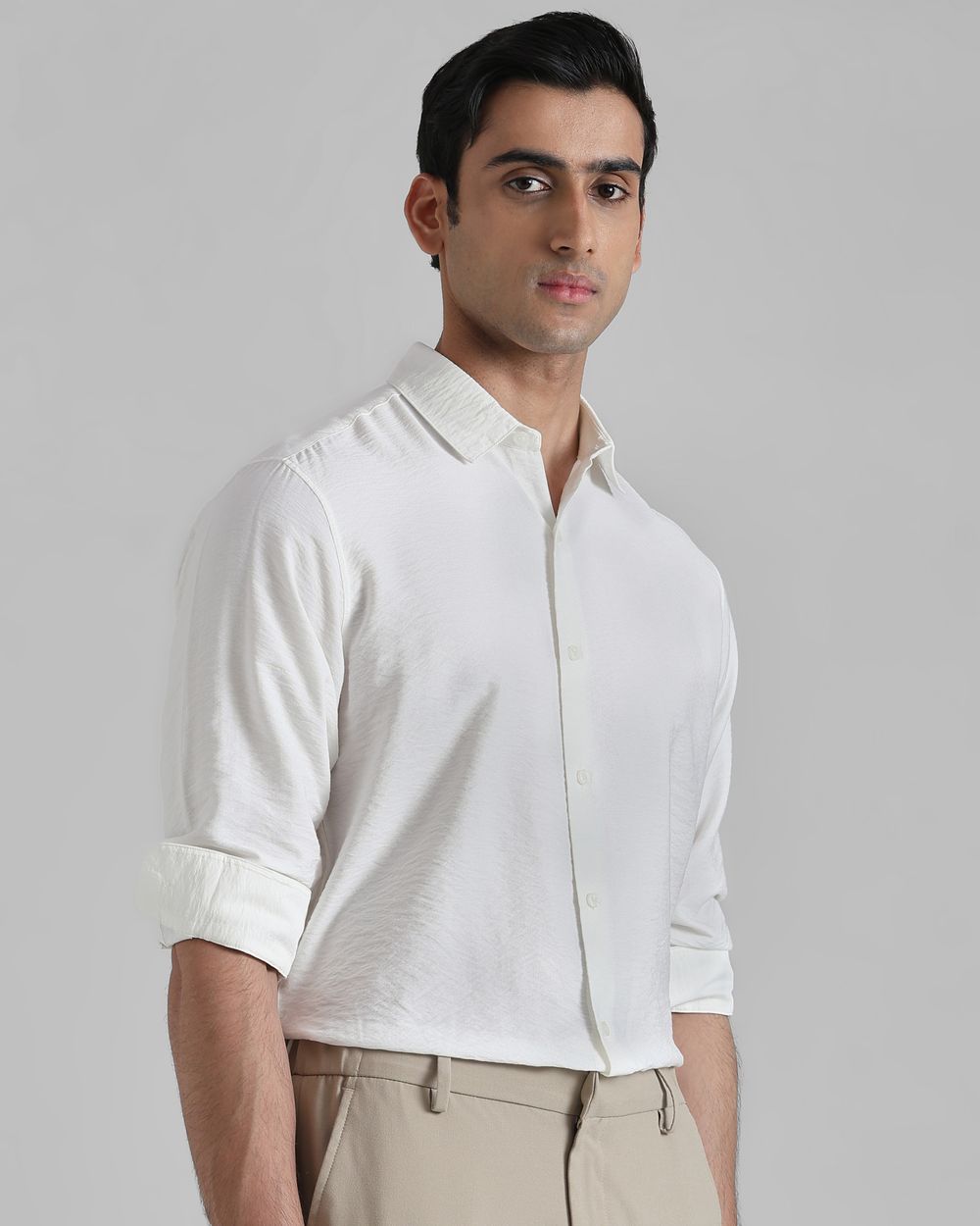 White Textured Plain Slim Fit Casual Shirt