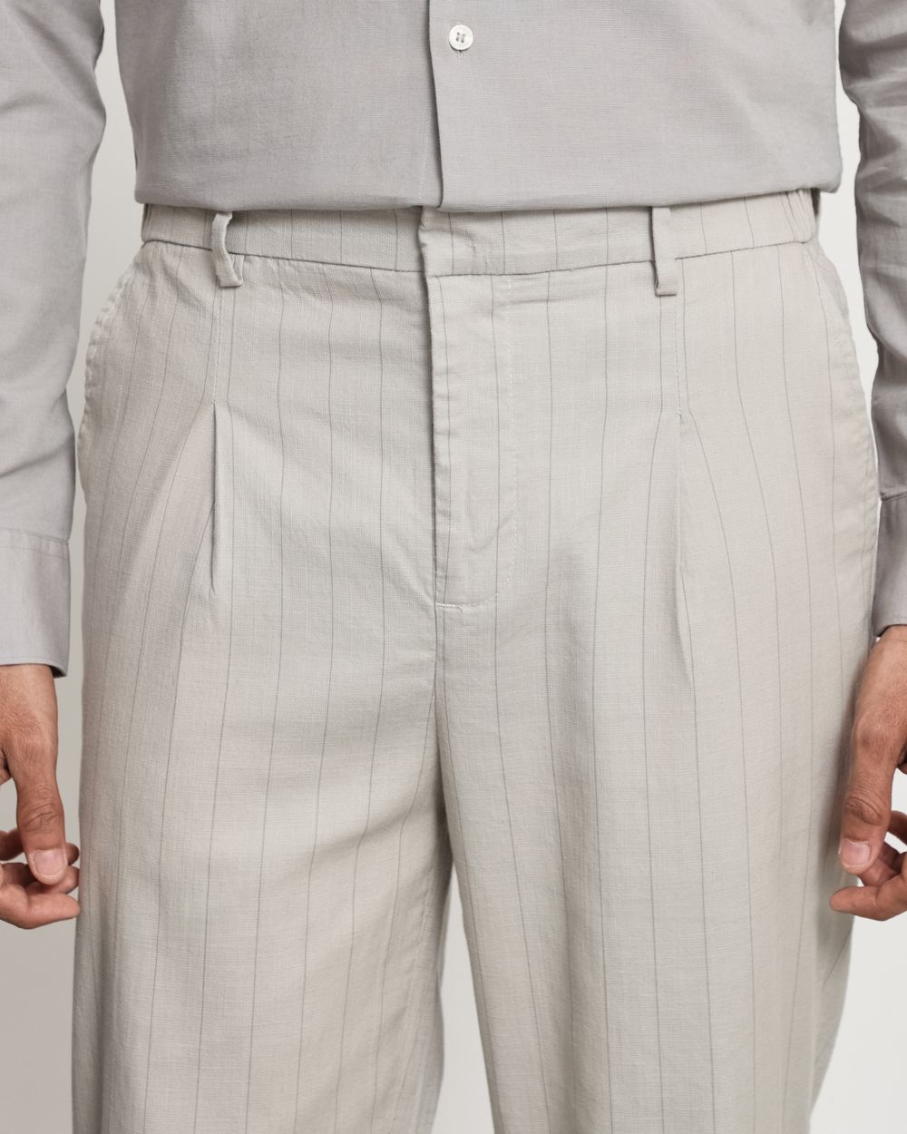 Light Grey Relaxed Tapered Fit Single Pleated Pants