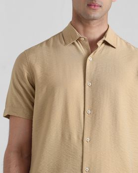 Beige Textured Plain Slim Fit Casual Shirt